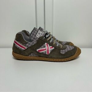 Munich pink grey lace gum sneakers
